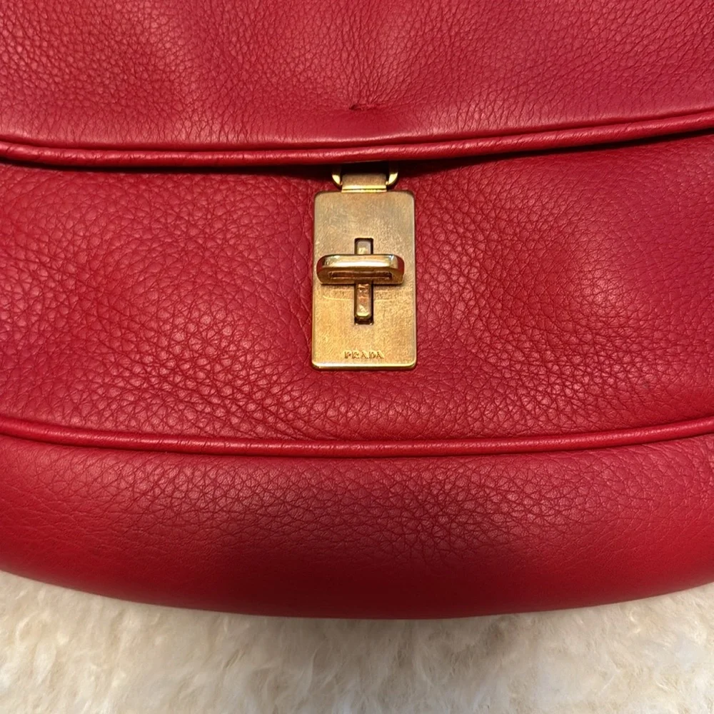 NWT Prada red, soft leather with rose-gold chain bag. - Picture 3 of 16
